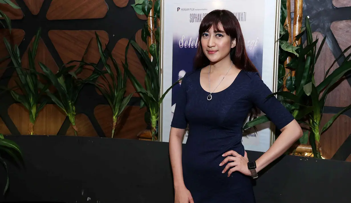 Berkat peran sebagai Sarmila dalam sinetron Melodi Cinta, nama Helmalia Putri langsung melejit. Berkat kesuksesan sinetron itu, namanya sering dipanggil Sarmila. (Deki Prayoga/Bintang.com)