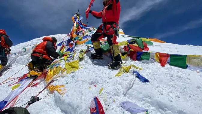 Mingma Tenzi Sherpa telah mendaki Gunung Everest sembilan kali. (Dok. Instagram/@tenzi_sherpa1999)