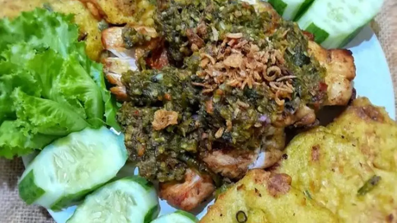 Ayam Penyet Sambal Kecombrang