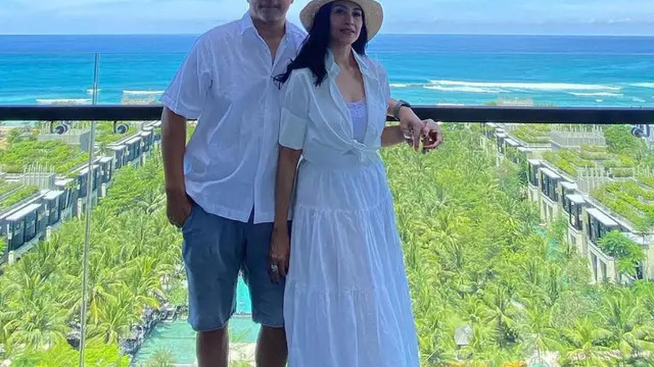 7 Potret Diah Permatasari dan Suami Anniversary ke-28, Kenang Foto Awal Pacaran