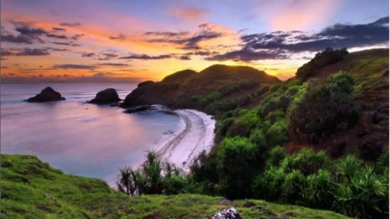 Pantai Seger di kawasan Mandalika, Lombok