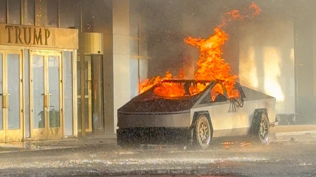 Tesla Cybertruck Elon Musk Meledak di Hotel Donald Trump