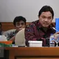 Anggota BPK, Achsanul Qosasi saat rapat dengan Pansus Pelindo II, Jakarta, Rabu (2/12/2015). Kedatangan BPK untuk menyerahkan hasil audit terhadap PT Pelindo II terkait pengelolaan JICT. (Liputan6.com/Johan Tallo)