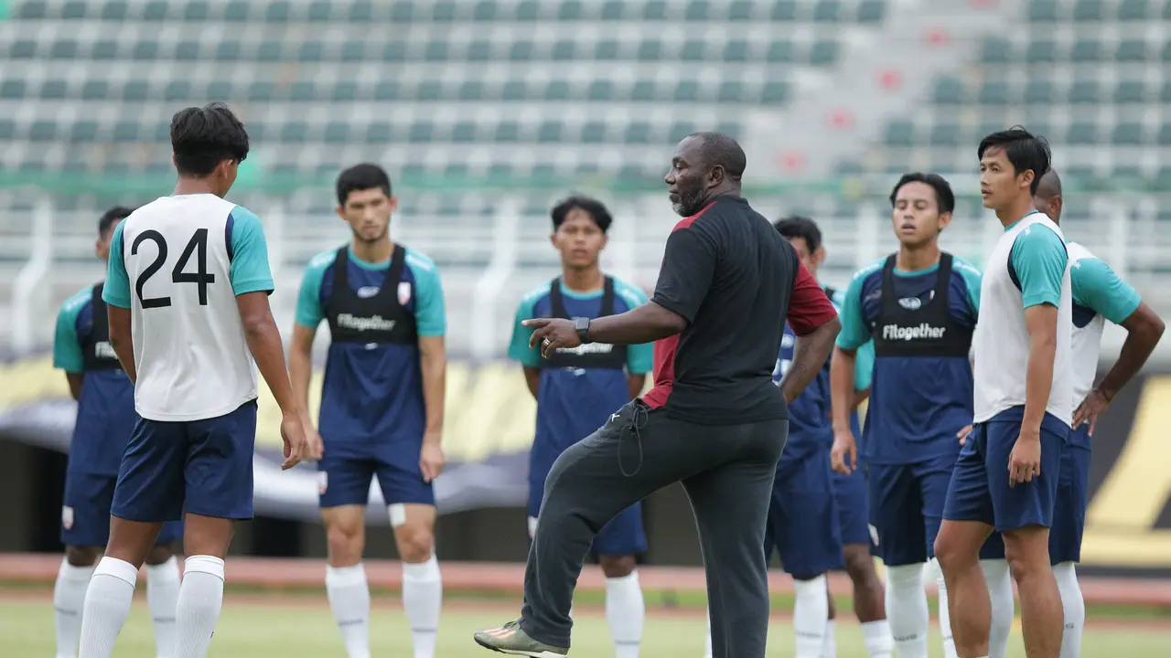 Persis Solo