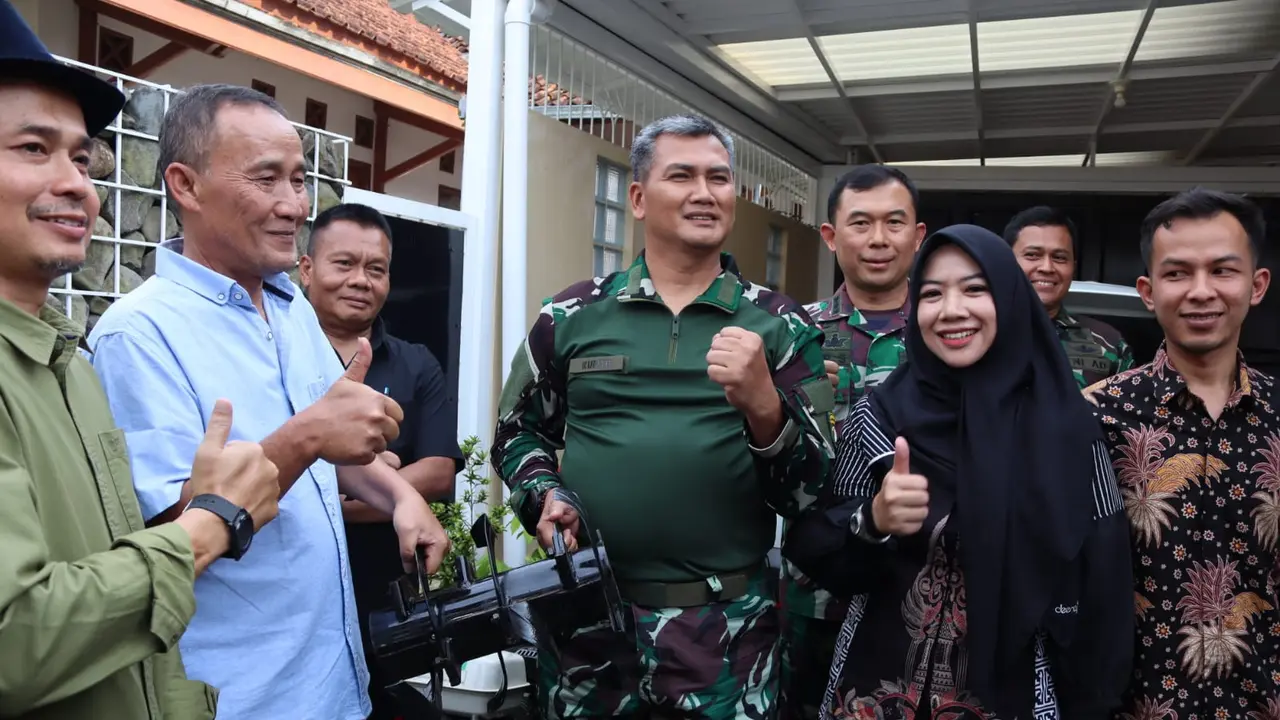 panglima-kodam-siliwangi-sambangi-keluarga-sm-kartosoewirjo-di-garut