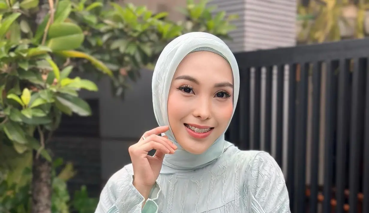Pemilik nama asli Nayunda Nabila Nizrinah ini sudah mengawali kariernya sejak 2012 yang kini makin tenar di dunia tarik suara. (Liputan6.com/IG/@nayundanabila)
