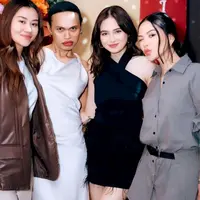Merayakan ulang tahun ke-24, Syifa Hadju menggelar pesta yang dihadiri sahabat selebritisnya. Penampilan mereka tak luput dari perhatian. [@syifahadju/@rklopperr/@wanda_haraa].