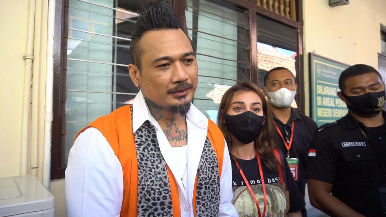 Jerinx dan Nora di PN Denpasar