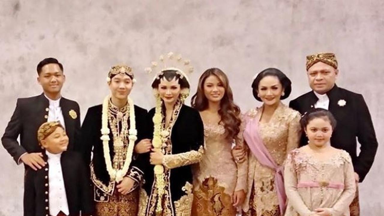 Krisdayanti (Foto: Instagram/@krisdayantilemos)