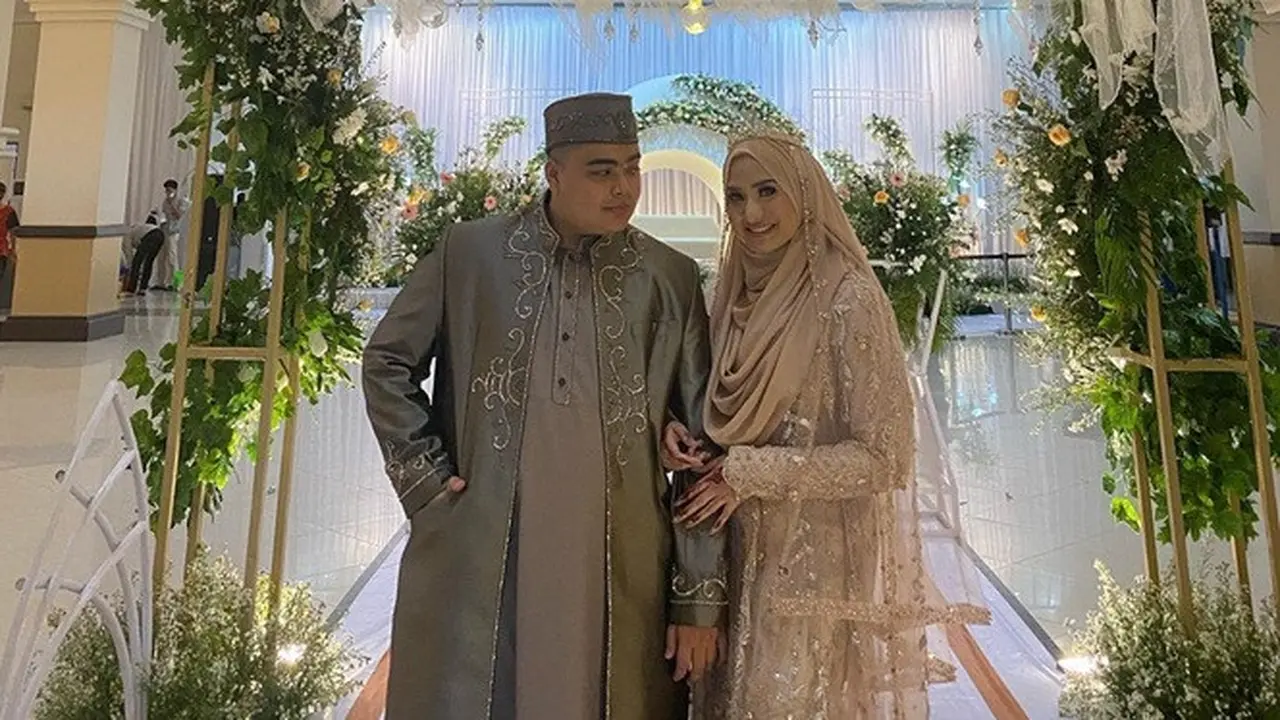7 Potret Resepsi Pernikahan Ameer Azzikra Adik Alvin Faiz, Berlangsung Tertutup dan Mewah
