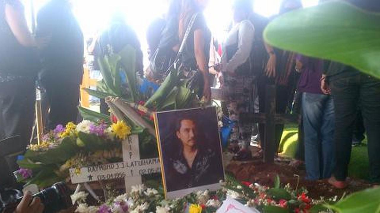 Sebelum meninggal dunia, Ongen beli baju serba hitam