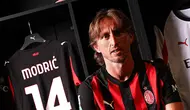 Luka Modric bakal gunakan nomor punggung 14 di AC Milan. (AC Milan)