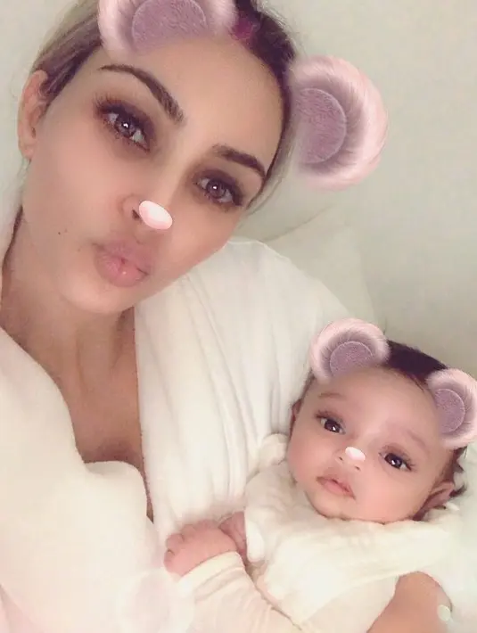 Sekarang, Kim Kardashian pun merilis foto Chicago untuk pertama kalinya di Instagram. (instagram/kimkardashian)