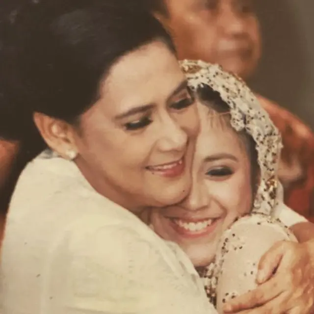 6 Potret Kebersamaan Tyna Kanna dan Lydia Kandou, Selalu Harmonis