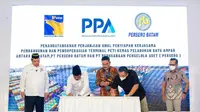 Menteri Koordinator Bidang Perekonomian Airlangga Hartarto menyaksikan Serah Terima Operasional Bandara Internasional Hang Nadim Batam dari Kepala BP Batam ke PT BIB, Jumat (24/6/2022). ( Sumber ekon.go.id )