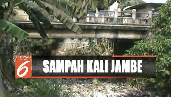 Lautan Sampah Menumpuk di Kali Jambe Bekasi Dikeluhkan Warga