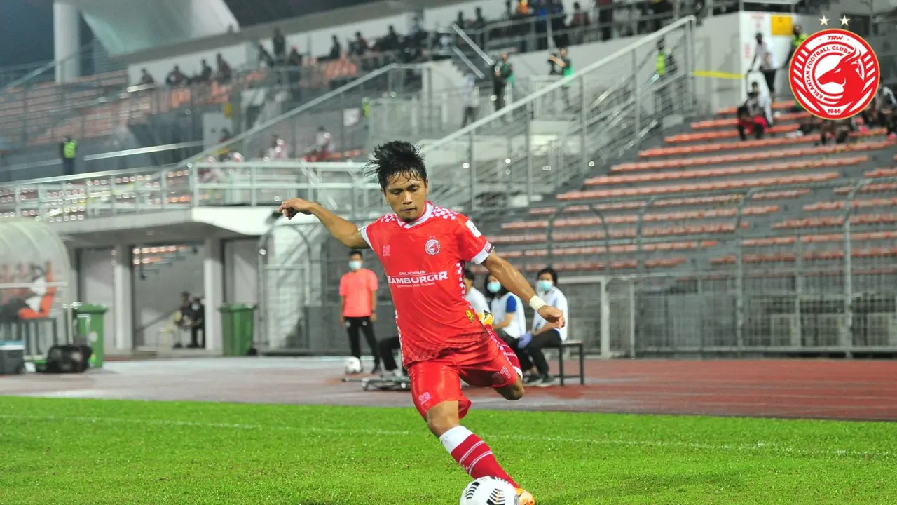 Pemain asal Indonesia yang memperkuat Kelantan FC di Malaysia, Natanael Siringoringo.