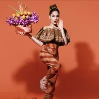 Cinta Laura baru saja merilis single terbaru berjudul “Markisa” bernuansa new era Bollywood dengan paduan suara alat musik tradisional.