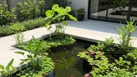 7 Inspirasi Kolam Ikan Mini untuk Halaman Cor Beton yang Tetap Bisa Menumbuhkan Tanaman