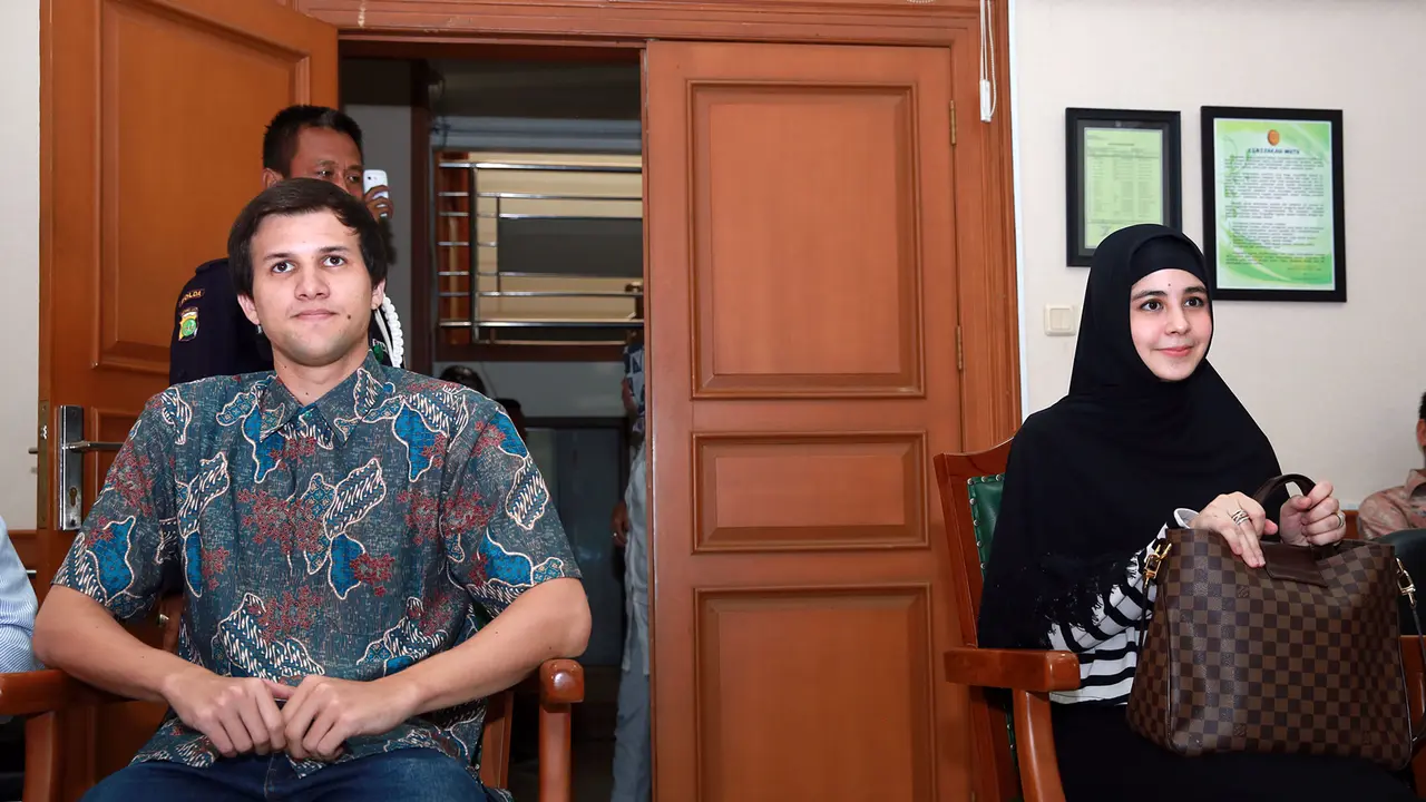 [Bintang] Stuart Collin dan Risty Tagor