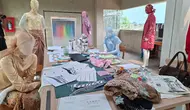 Mengintip Dapur Kreatif LAKON Indonesia, Laboratorium Fashion Pengolah Wastra Nusantara