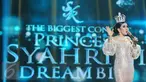 Penyanyi Syahrini tampil dalam konser bertajuk The Biggest Concert 'Dream Big' di Studio Emtek, Jakarta, Jumat (29/1). Syahrini terlihat percaya diri dengan gaun putih bertabur perhiasan mewah dan mengenakan mahkota indah. (Liputan6.com/Faizal Fanani)