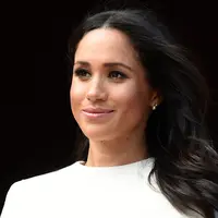 "Ia sedang bersiap untuk pindah ke London. Aku pikir ia akan pergi secepatnya. Aku tahu ia sangat bersemangat untuk bisa tinggal dekat dengan anaknya," ujar sumber. (EDDIE MULHOLLAND  POOL  AFP)