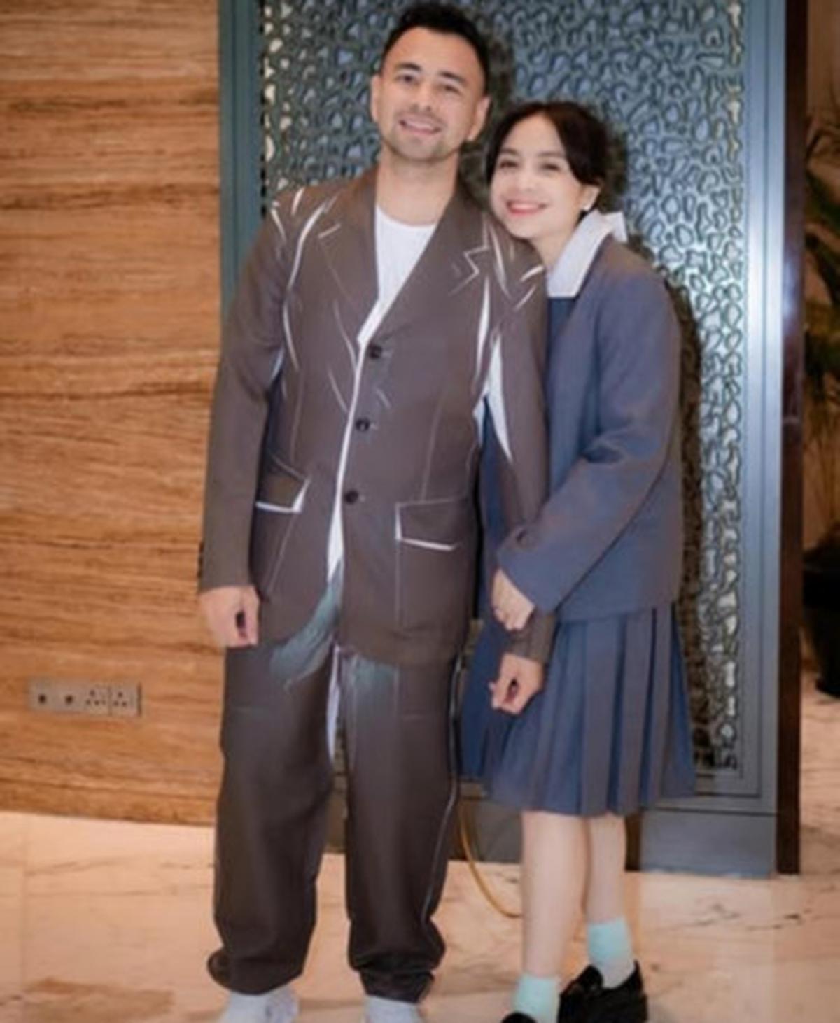 Potret Cantik Menggemaskan Nagita Slavina Bergaya Bak Anak Sekolah saat Nonton Konser Melly Goeslaw di Malaysia