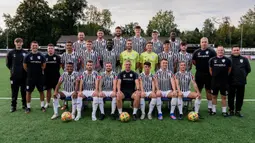 Merthyr Town FC. Klub semi-profesional Wales yang berdiri pada 1909 ini mulai bergabung dengan sepak bola Inggris pada 1920 dan bermain di Football League Third Division hingga 1930. Pada 1934 klub dibubarkan dan digantikan oleh Merthyr Tydfil FC. Pada 2010 Merthyr Town FC dihidupkan kembali usai Merthyr Tydfil FC dibekukan. Saat ini Merthyr Town FC berkiprah di kasta ke-7 sepak bola Inggris dengan berkompetisi di Southern League Premier Division South. (merthyrtownfc.co.uk)