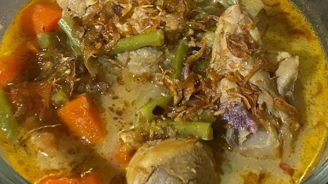 Ilustrasi Kari Ayam Sayur