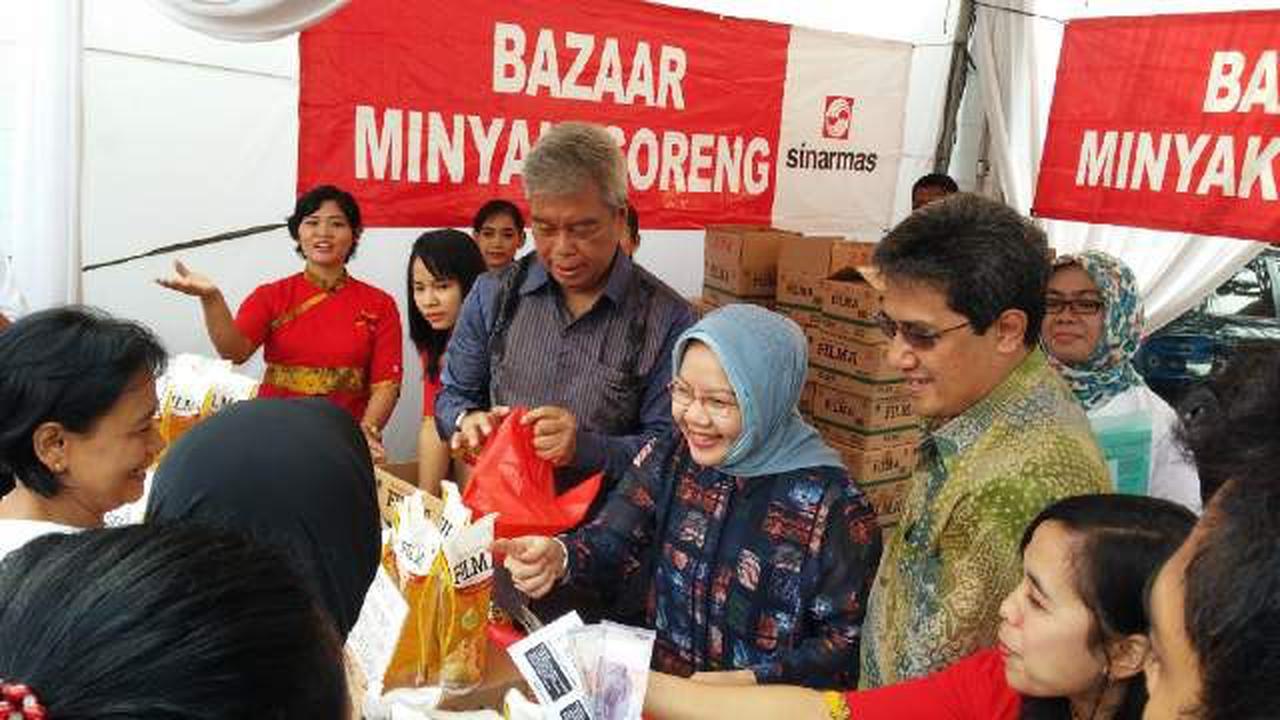 Bazar Minyak di Pasar Modern BSD, BSD City, Tangerang Selatan. (Liputan6.com/Septian Deny)
