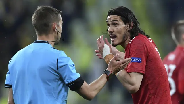 FOTO: Penalti De Gea Gagal, Villarreal Juara Liga Europa 2020/2021 usai Tundukkan Manchester United 12-11 - Edinson Cavani