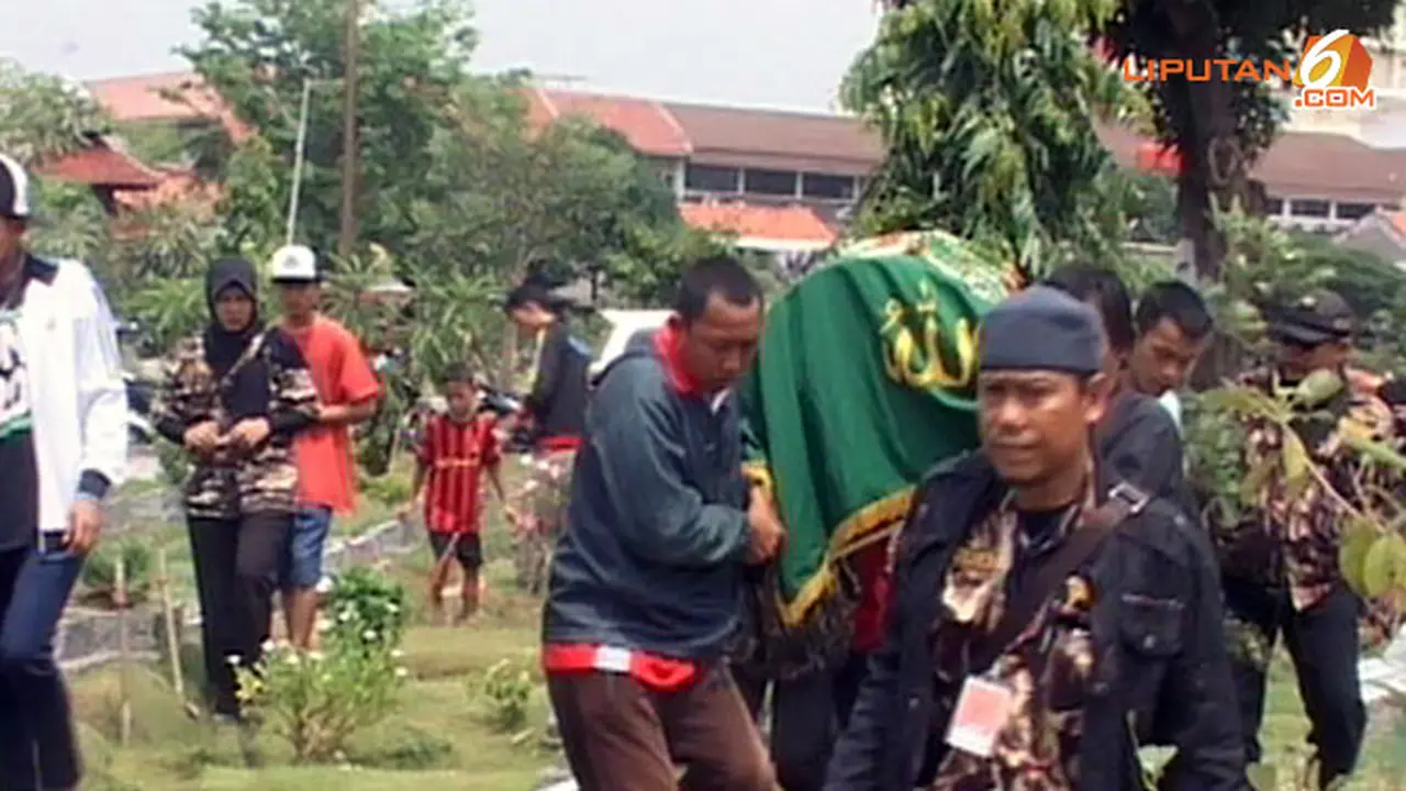 korban-tembak-makam-131023b.jpg