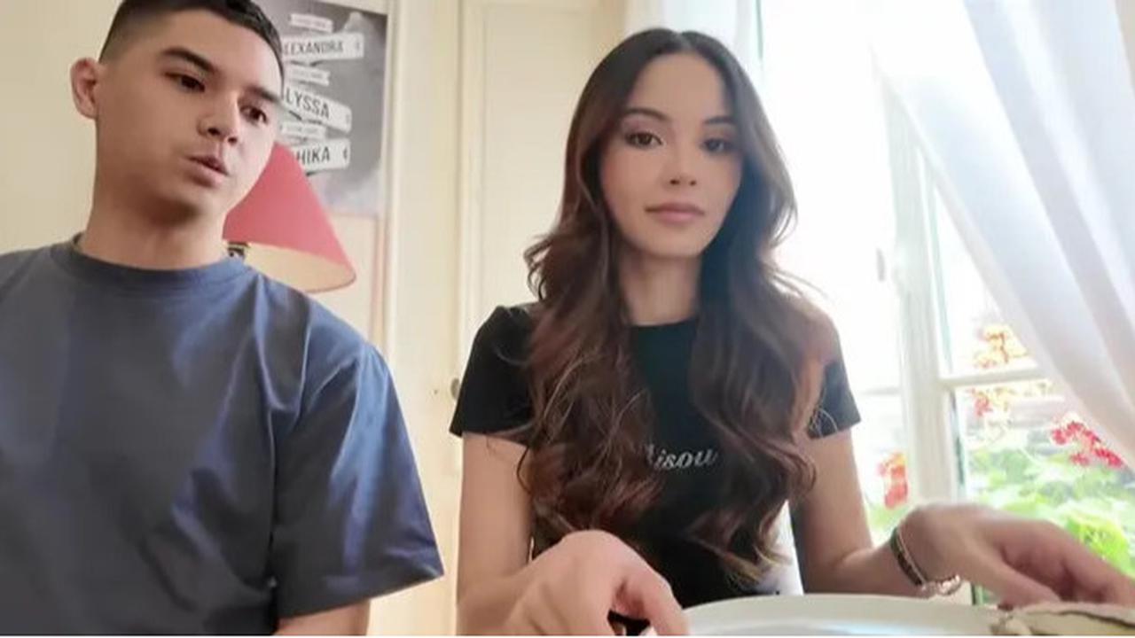 6 Potret Ruang Tamu Rumah Alyssa Daguise di Paris, Dekorasi Klasik Bikin Terpukau