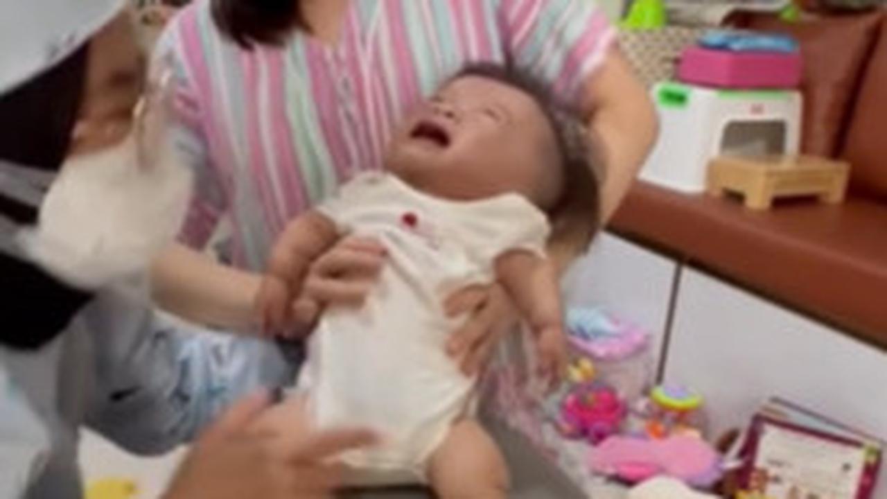 Ia pun harus belajar kembali dari nol demi buah hatinya. "Ibu harus belajar lagi dari nol," paparnya.<br>