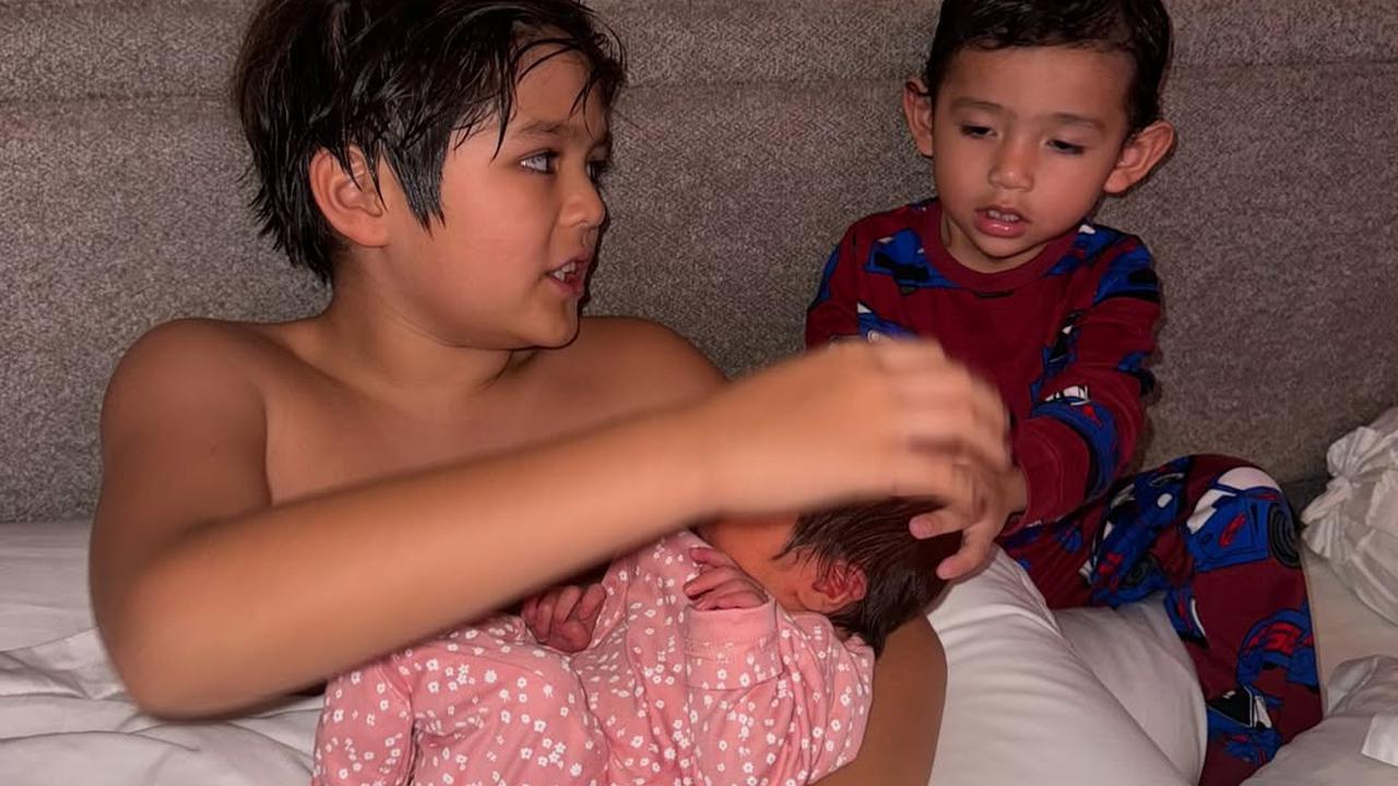 Sudah Punya 2 Adik, Ini 7 Momen Hangat El Barack Anak Jessica Iskandar Sebagai Kakak