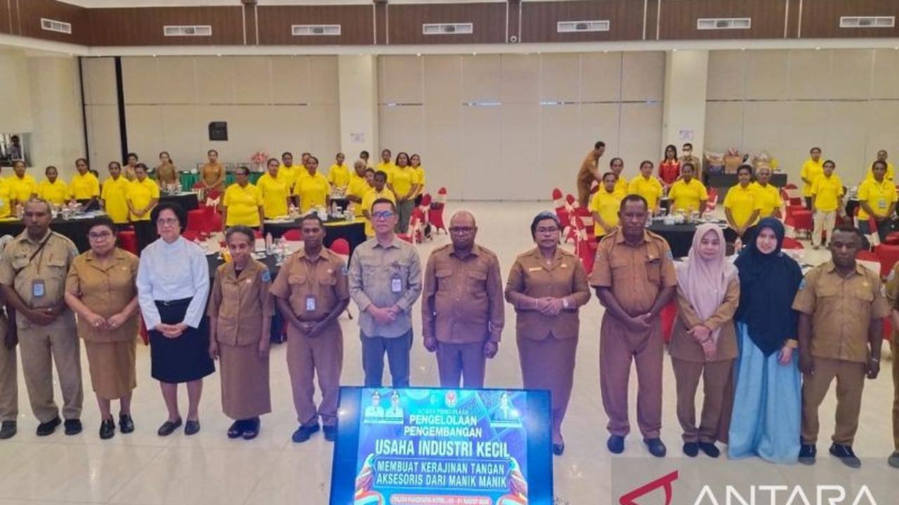 Dekranasda Kota Sorong Berdayakan 50 Pelaku Usaha OAP Melalui Pelatihan Manik-Manik