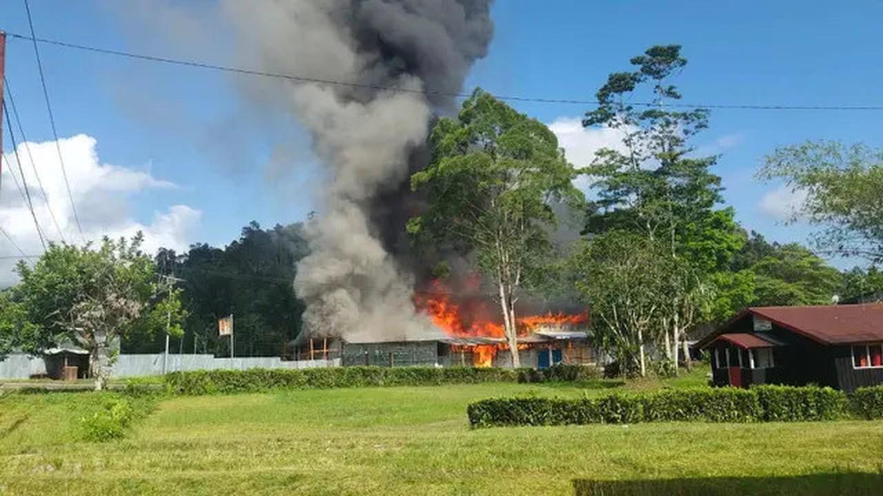 Detik-Detik Enam Prajurit TNI Evakuasi Warga Saat Kerusuhan Elelim Papua, Dapat Serangan Panah Beracun dan Molotov
