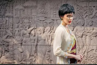 Lihat di sini tampilan Renata Kusuma dalam balutan kebaya dan wastra yang bisa jadi inspirasi. [@renata711].