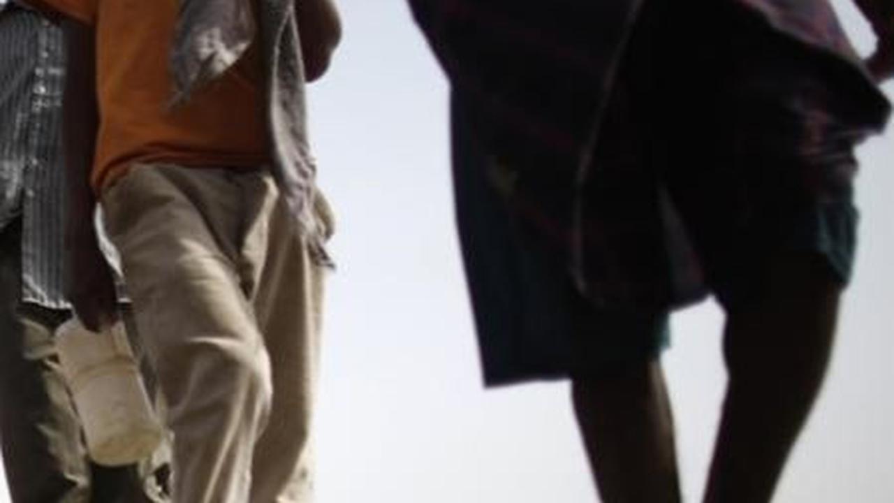 HRW mendesak PBB untuk membentuk penyelidikan independen terhadap kasus ini.<div><br></div><div>Upaya untuk melintasi perbatasan sering kali berakhir tragis dengan pembunuhan dan luka-luka akibat serangan senjata api.<br></div>
