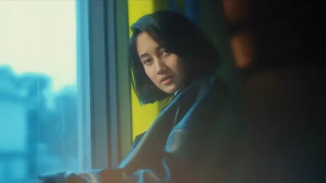 Potret cantik Nike Ardilla hasil AI dalam video klip ‘Bertemu Kembali’ (Youtube/Musica Studios)