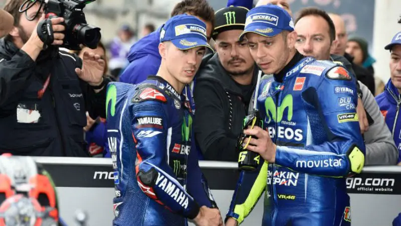 Maverick Vinales dan Valentino Rossi