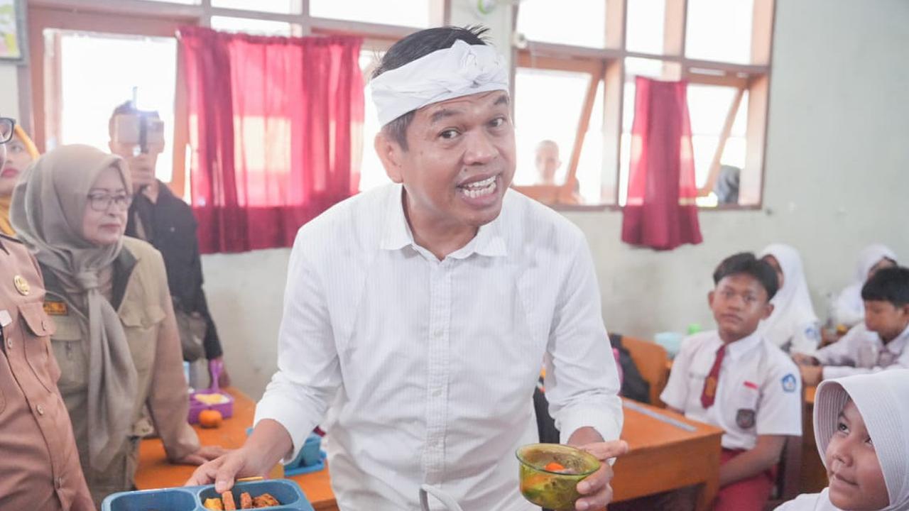 Poltracking di Pilkada Jabar:  Swing Voters Dedi Mulyadi-Erwan Tinggi, Pemilih Masih Mungkin Berubah