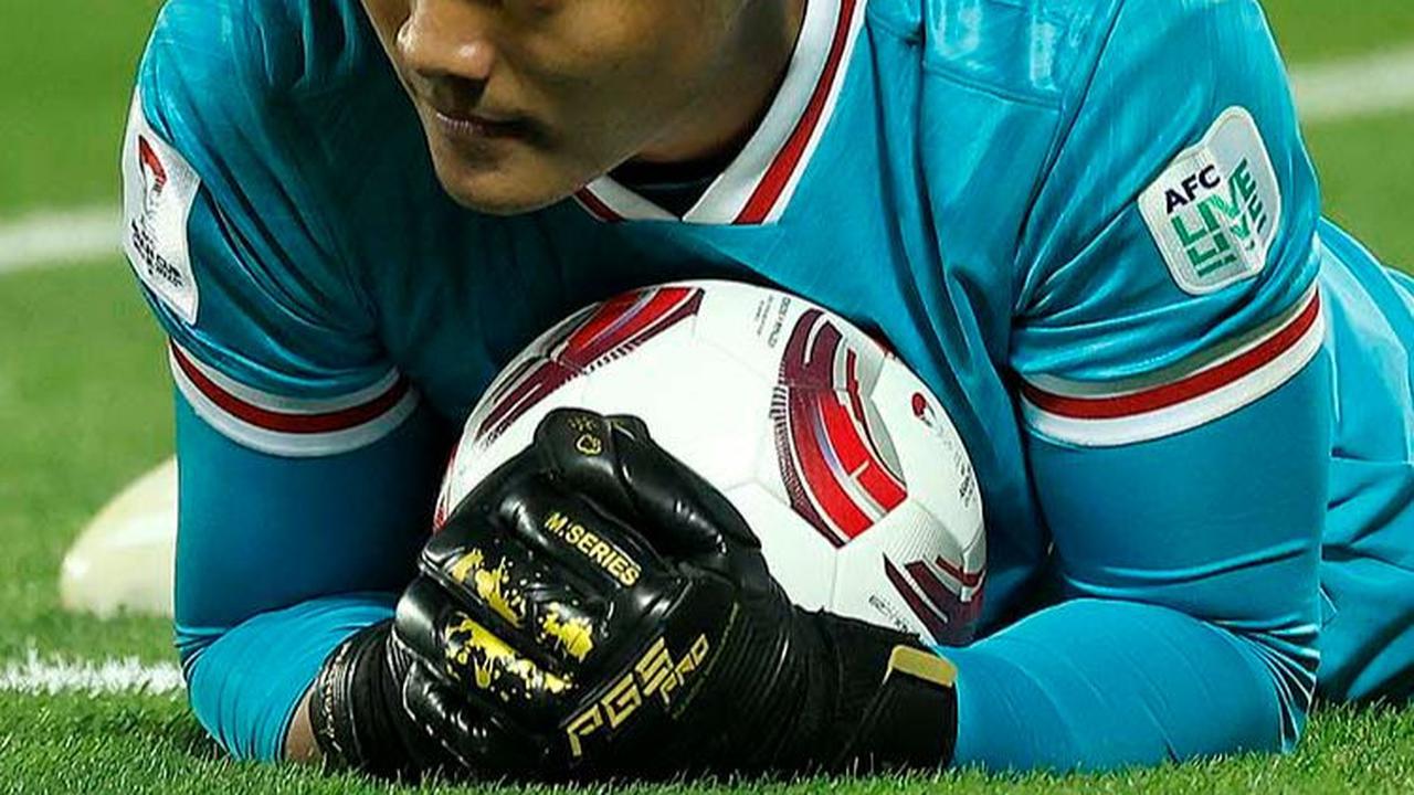 FOTO: Aksi Ernando Ari Tampil Gacor Saat Timnas Indonesia Kalahkan Vietnam di Piala Asia 2023