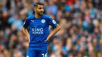 6. Riyad Mahrez (Leicester City) - Perkiraan klub tujuan Arsenal, Tottenham Hotspur dan AS Monaco. Harga sekitar 40 juta Euro. (EPA/Peter Powell)