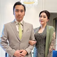 Kerap kenakan busana dengan sentuhan wastra Nusantara, outfit dari Aliya Rajasa ini bisa jadi inspirasi. Seperti apa potretnya? [@ruby_26]