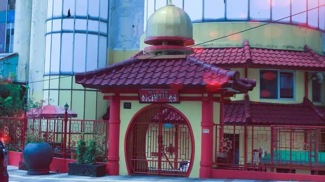 Arsitektur Masjid Al-Imtizaj yang unik di Bandung