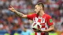 Ivan Rakitic merupakan pemain Timnas Swiss junior. Namun, saat bermain di level senior, ia mendapatkan panggilan dari Timnas Kroasia yang saat itu dimanajeri oleh Slaven Bilic. Pada Piala Dunia 2018, Rakitic  berhasil membawa Skuat Vatreni hingga partai final. (AFP/Kirill Kudryavtsev)