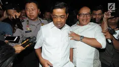 Menteri Sosial Idrus Marham seusai menjalani pemeriksaan di gedung KPK, Jakarta, Kamis (19/7). Mantan Sekjen Golkar itu diperiksa sebagai saksi untuk tersangka Wakil Ketua Komisi VII DPR Eni Maulani Saragih dan Johannes B Kotjo.. (Merdeka.com/Dwi Narwoko)