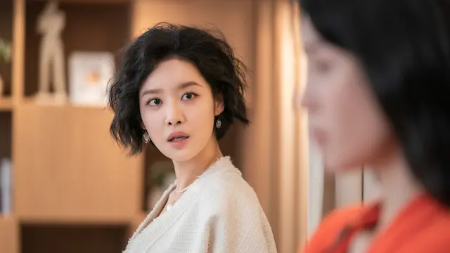 Cha Joo Young dalam serial The Glory. (Foto: Graphyoda/Netflix)